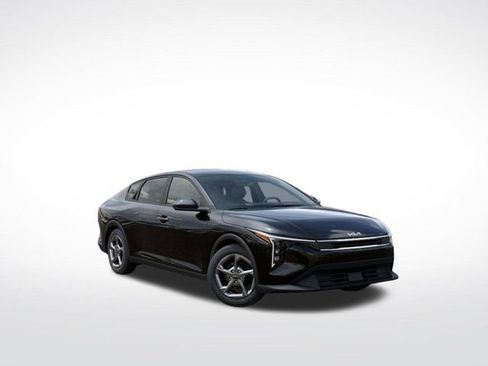 New 2026 Kia K4 LXS image 8