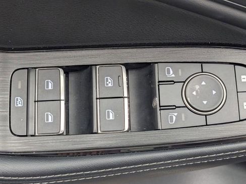 Used 2025 Nissan Rogue SL w/ Tech Package AWD/4WD image 12