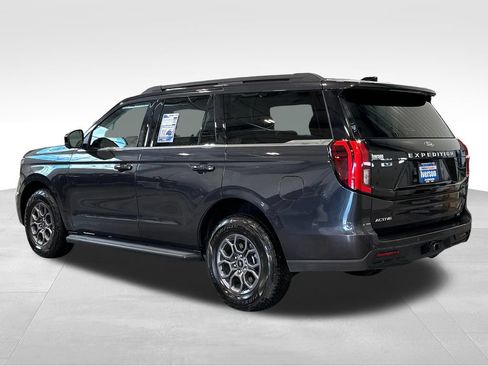Used 2025 Ford Expedition Active AWD/4WD image 5
