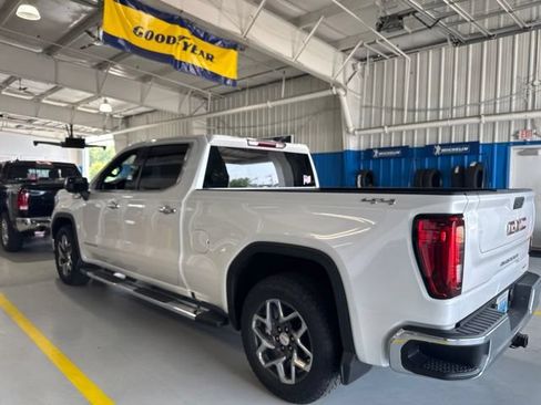 Used 2023 GMC Sierra 1500 SLT w/ SLT Premium Package AWD/4WD image 7