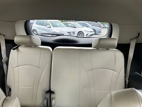 Used 2019 Buick Enclave Essence FWD image 17
