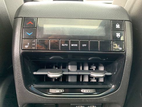 Used 2022 Jeep Grand Cherokee L Limited w/ Luxury Tech Group II AWD/4WD image 21