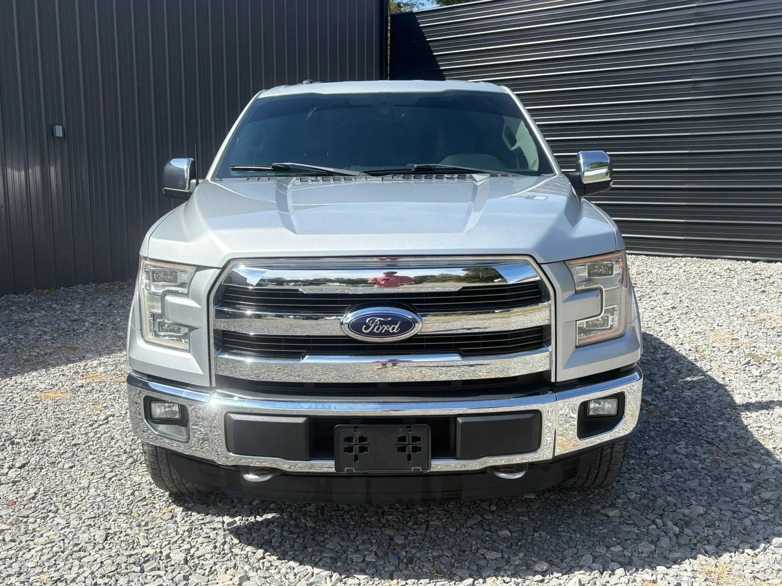 Used 2016 Ford F150 Lariat w/ Equipment Group 502A Luxury AWD/4WD image 2