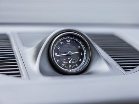 Certified 2025 Porsche Macan image 20