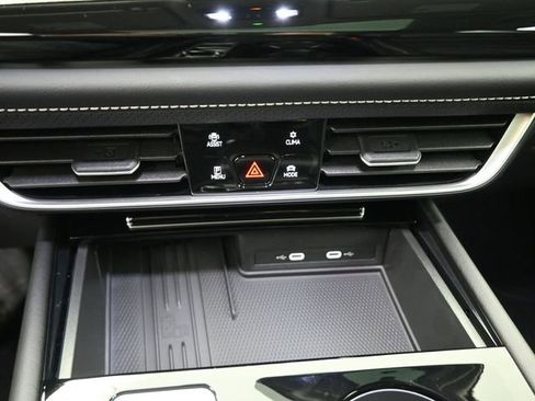 New 2026 Volkswagen Atlas SE image 3