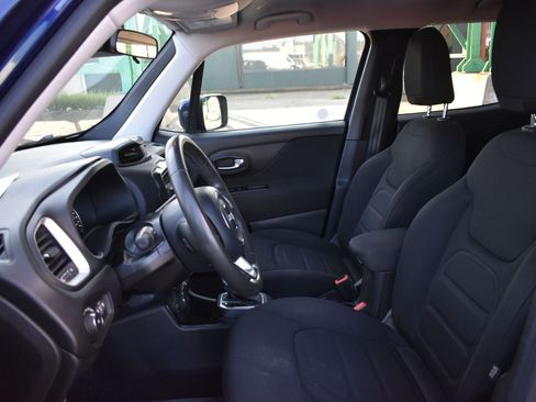 Used 2021 Jeep Renegade Latitude w/ Trailer Tow Group AWD/4WD image 13