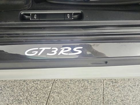 Used 2016 Porsche 911 GT3 RS RWD image 43