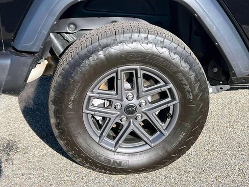 Used 2025 Jeep Wrangler Sport S image 10