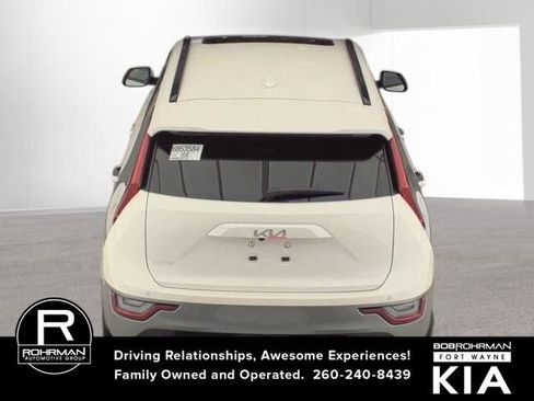 Certified 2025 Kia Niro Wave w/ Wave Preserve Package image 3