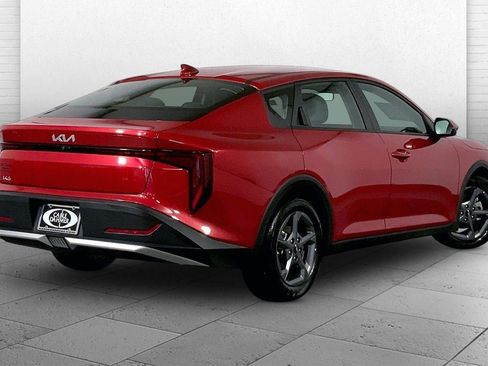 Used 2025 Kia K4 FWD image 13