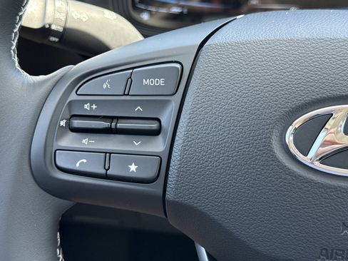 New 2026 Hyundai Venue SEL FWD image 19