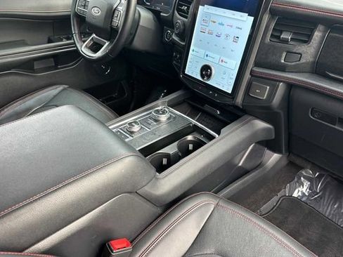 Used 2023 Ford Expedition Max Limited image 15