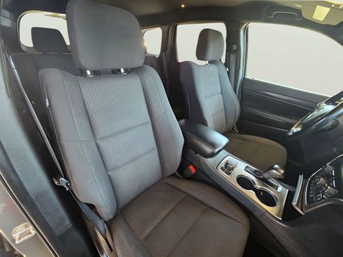 Used 2020 Jeep Grand Cherokee Laredo AWD/4WD image 40