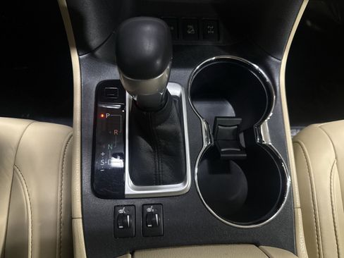 Used 2015 Toyota Highlander XLE AWD/4WD image 21