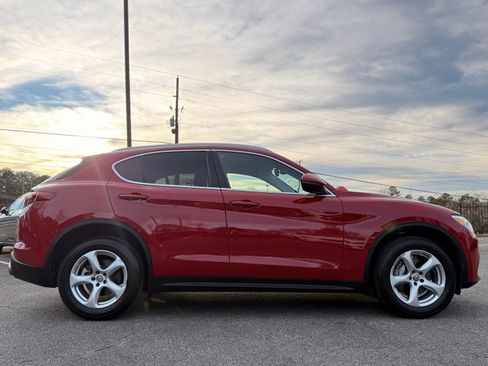 Used 2019 Alfa Romeo Stelvio image 6