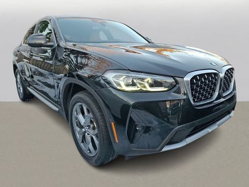 Used 2025 BMW X4 xDrive30i image 3