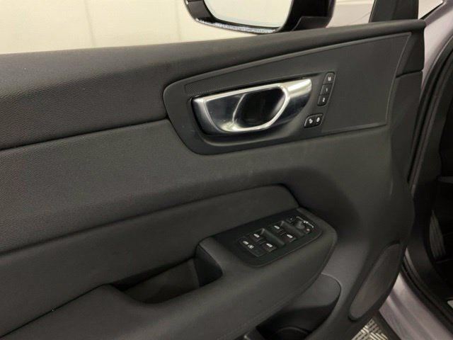 Certified 2026 Volvo XC60 B5 Plus AWD/4WD image 24