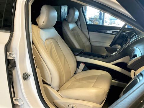 Used 2018 Lincoln MKZ Select w/ Climate Package image 8