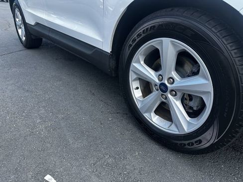 Certified 2020 Ford Edge SE FWD image 11