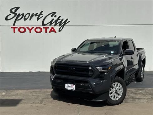 Used 2025 Toyota Tacoma SR5 image 1