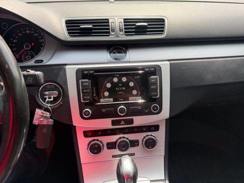 Used 2013 Volkswagen CC R-Line FWD image 25