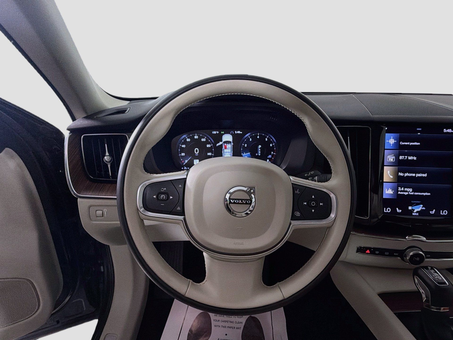 Used 2021 Volvo XC60 T5 Momentum w/ Premium Package FWD image 11