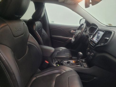 Used 2019 Jeep Cherokee Limited image 21
