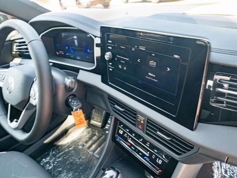 New 2025 Volkswagen Jetta Sport image 38