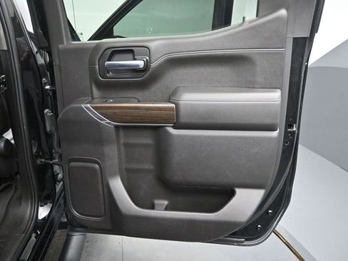 Used 2021 Chevrolet Silverado 1500 LT Trail Boss w/ Convenience Package II image 16