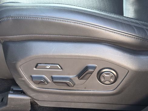 Used 2025 Hyundai Santa Fe Calligraphy AWD/4WD image 10