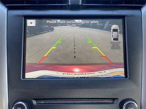 Used 2018 Ford Fusion SE w/ Fusion SE Technology Package image 12