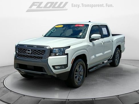 Used 2025 Nissan Frontier SV w/ SV Convenience Package RWD image 3