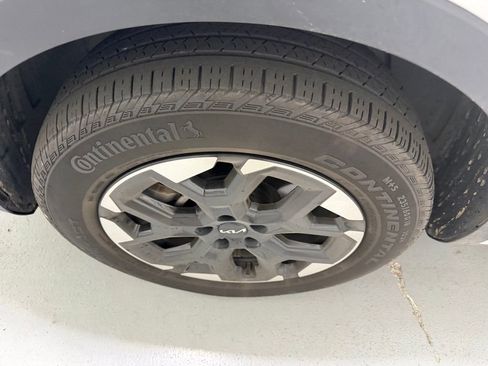 Used 2025 Kia Sorento S AWD/4WD image 6