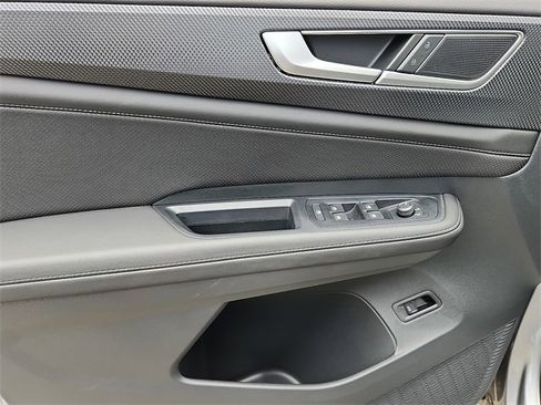 New 2025 Volkswagen Atlas Cross Sport SEL R-Line image 6