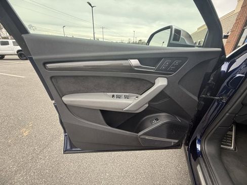 Used 2018 Audi SQ5 Premium Plus image 17