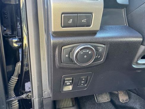Used 2019 Ford Expedition XLT w/ Equipment Group 202A AWD/4WD image 26