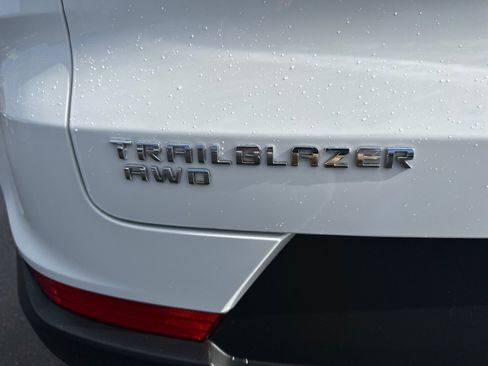 Used 2022 Chevrolet TrailBlazer LT image 9