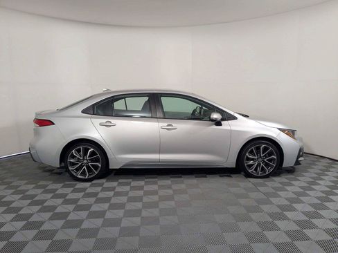 Used 2022 Toyota Corolla SE FWD image 5