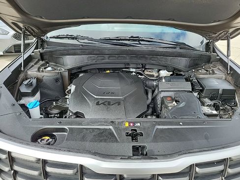 Used 2024 Kia Telluride S image 9