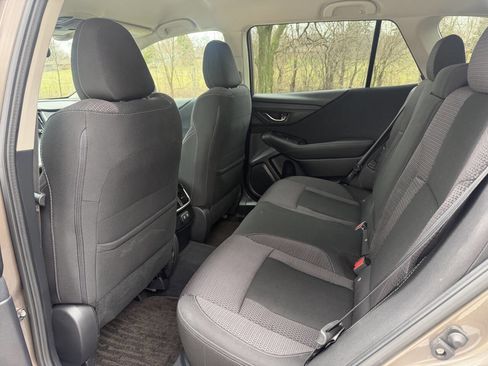 Used 2022 Subaru Outback Premium image 11