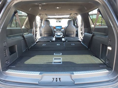 Used 2022 Lincoln Navigator L Black Label AWD/4WD image 18