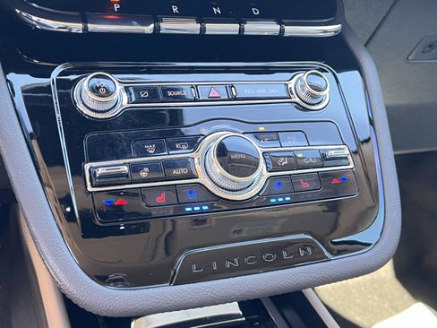 Used 2022 Lincoln Corsair Reserve w/ Elements Package image 18