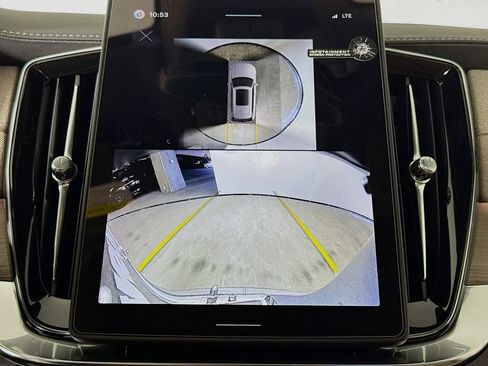 New 2026 Volvo XC90 B6 Plus w/ Protection Package image 14