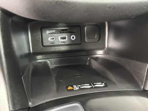 Used 2021 Chevrolet Equinox Premier FWD image 30