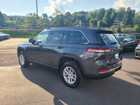 Used 2024 Jeep Grand Cherokee Laredo X w/ Luxury Tech Group I AWD/4WD image 3