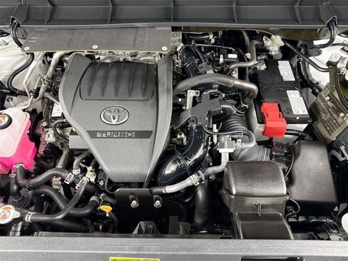 Certified 2024 Toyota Highlander LE image 41