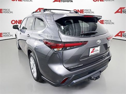Certified 2025 Toyota Highlander Limited image 5