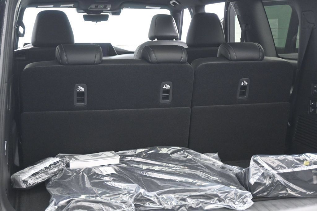 New 2026 Nissan Armada PRO-4X AWD/4WD image 23