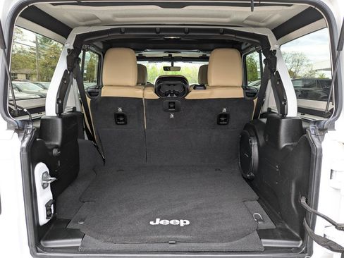 Used 2018 Jeep Wrangler Unlimited Sahara w/ Dual Top Group AWD/4WD image 41