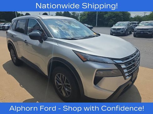 Used 2024 Nissan Rogue S AWD/4WD image 3